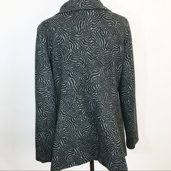 Sandro Studio Women’s Zebra Print Ruffle Front Jacket Size L Black Gray Button - Picture 14 of 14